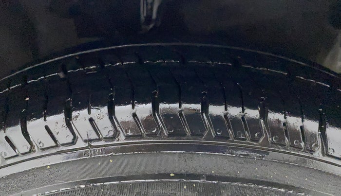2012 Hyundai i10 MAGNA 1.2, Petrol, Manual, 67,437 km, Right Front Tyre Tread