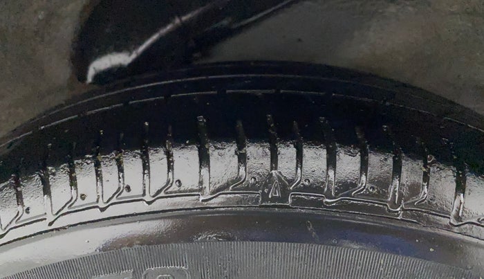 2012 Hyundai i10 MAGNA 1.2, Petrol, Manual, 67,437 km, Left Rear Tyre Tread