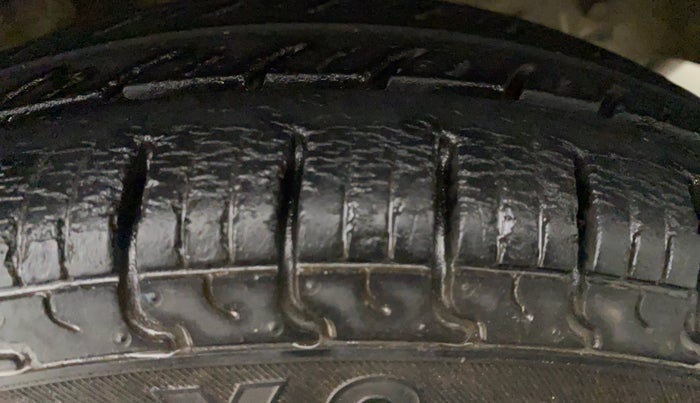 2013 Maruti Alto 800 LXI, Petrol, Manual, 44,673 km, Left Front Tyre Tread