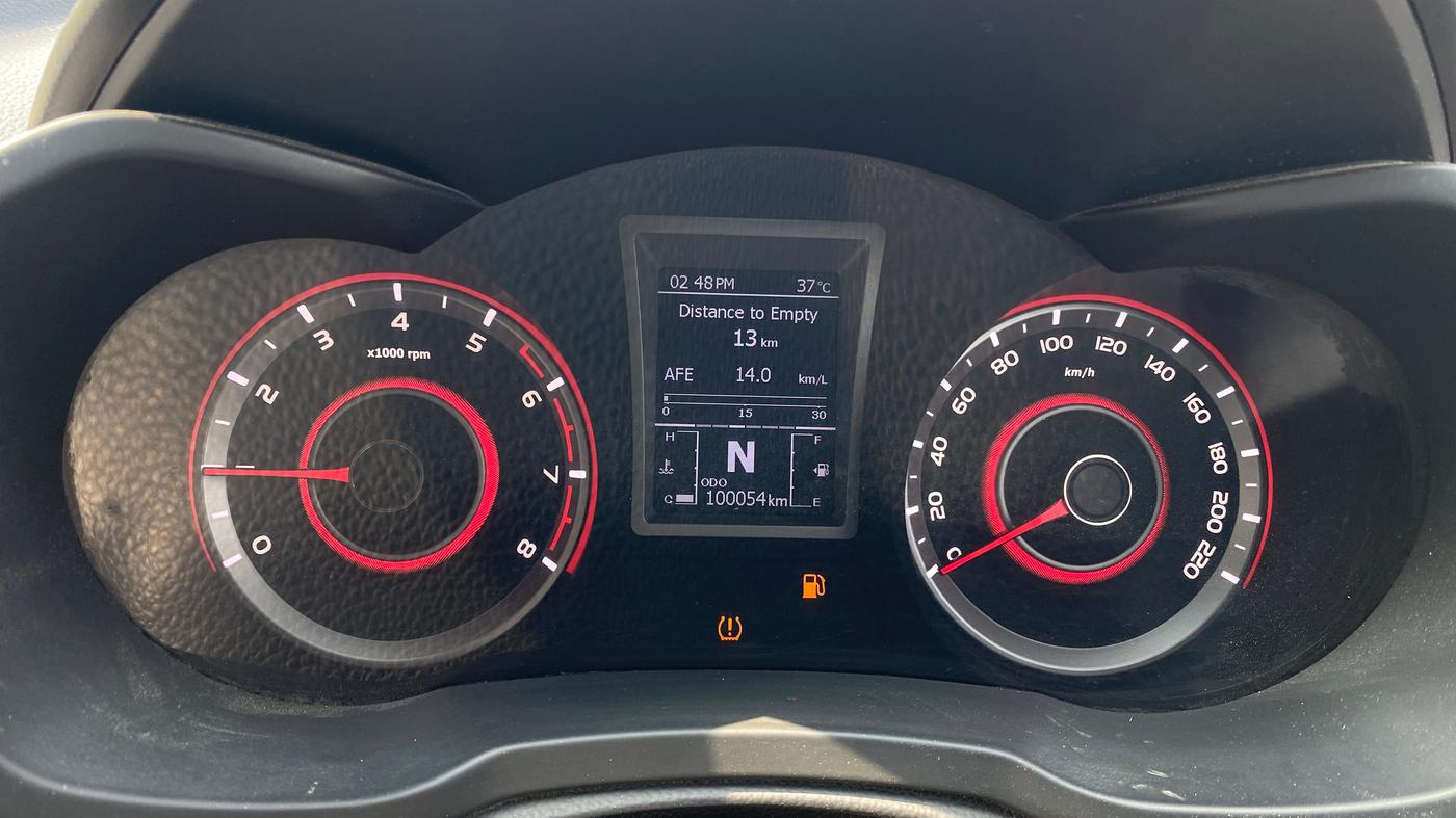 2019 Mahindra XUV300 W8 (O) 1.2 PETROL, Petrol, Manual, 1,00,047 km, Odometer Image