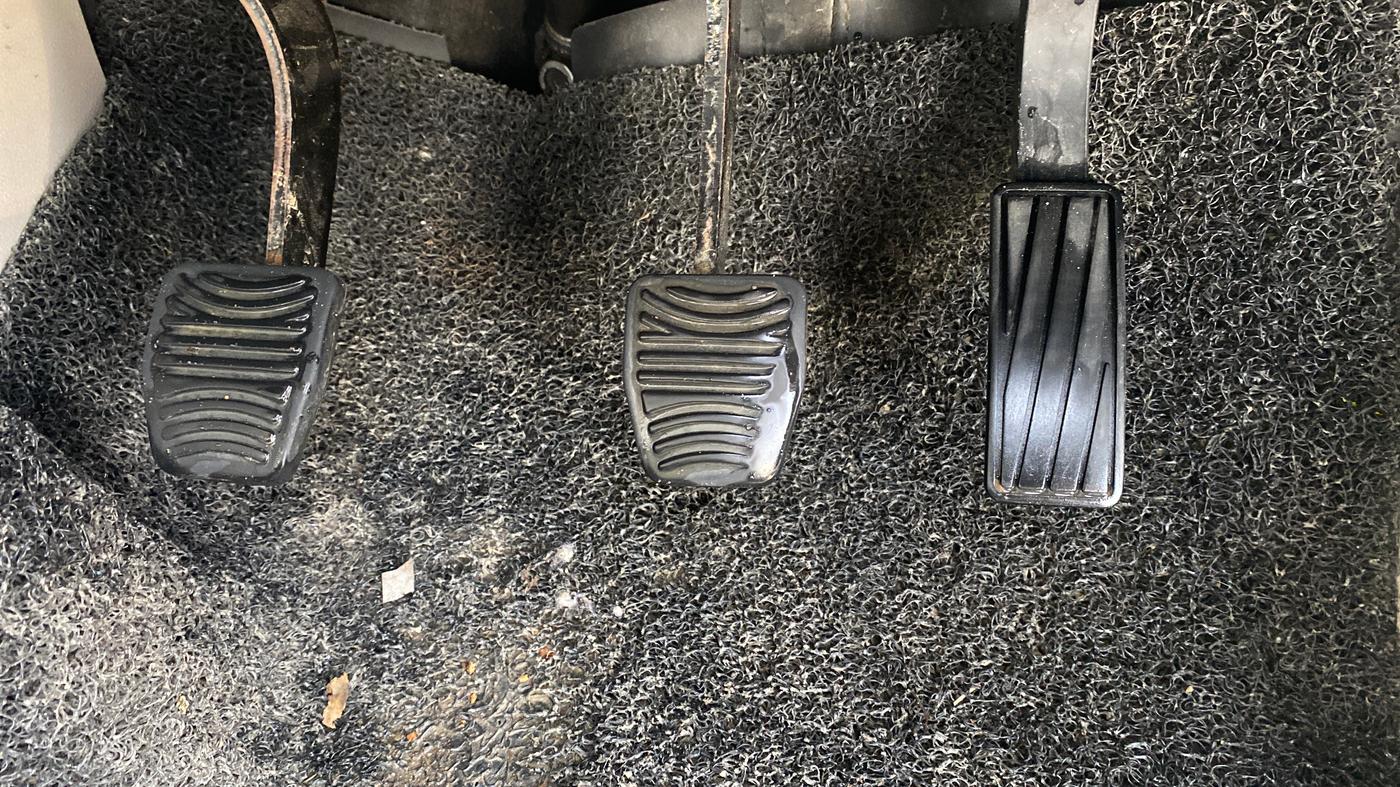 2019 Mahindra XUV300 W8 (O) 1.2 PETROL, Petrol, Manual, 1,00,047 km, Pedals
