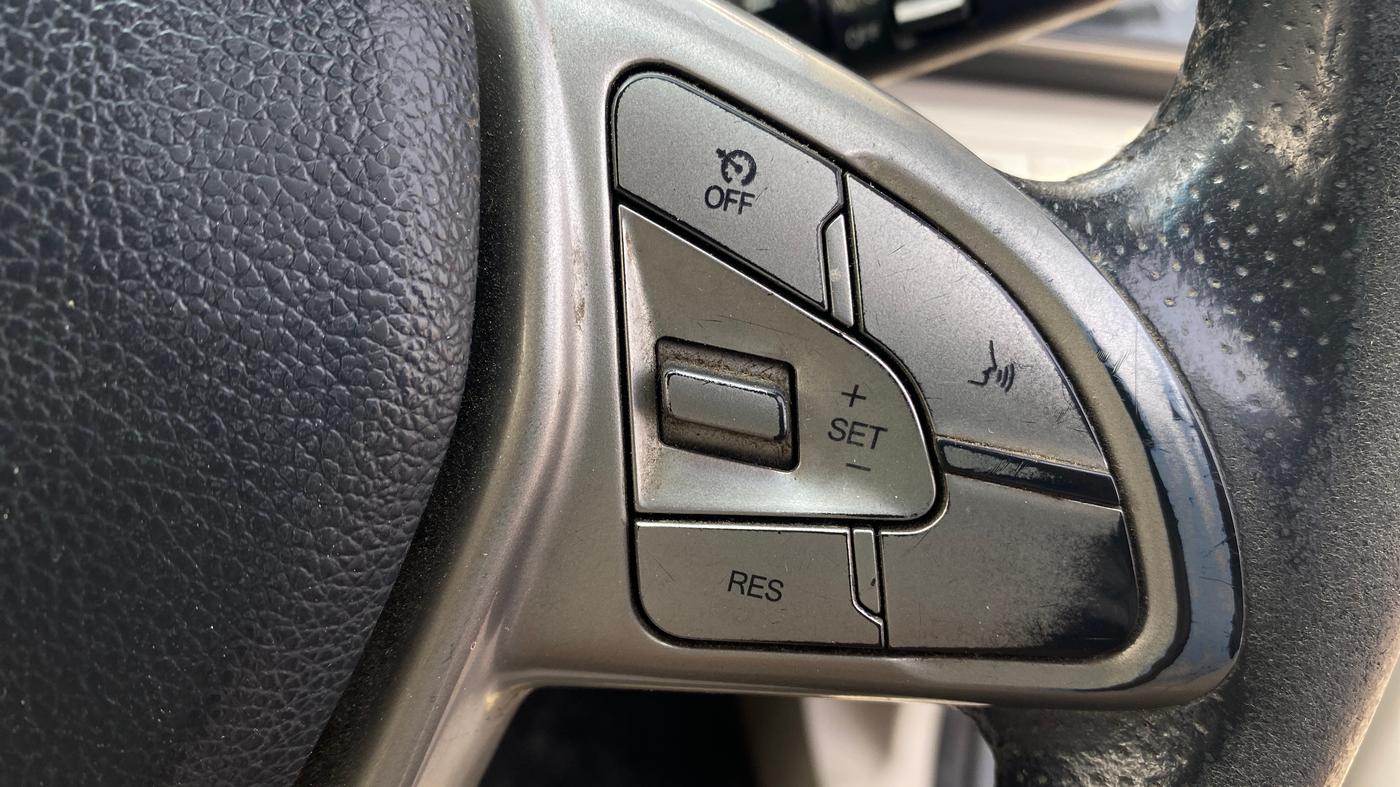 2019 Mahindra XUV300 W8 (O) 1.2 PETROL, Petrol, Manual, 1,00,047 km, Adaptive Cruise Control