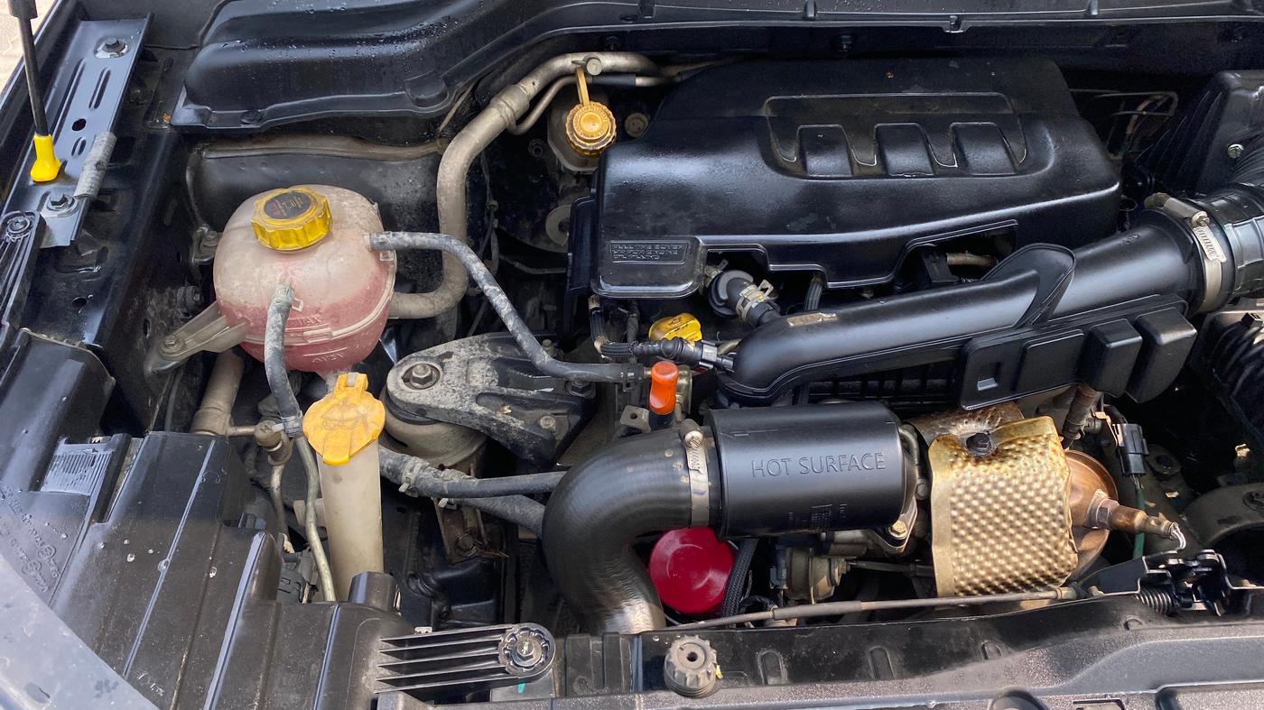 2019 Mahindra XUV300 W8 (O) 1.2 PETROL, Petrol, Manual, 1,00,047 km, Engine View - Right