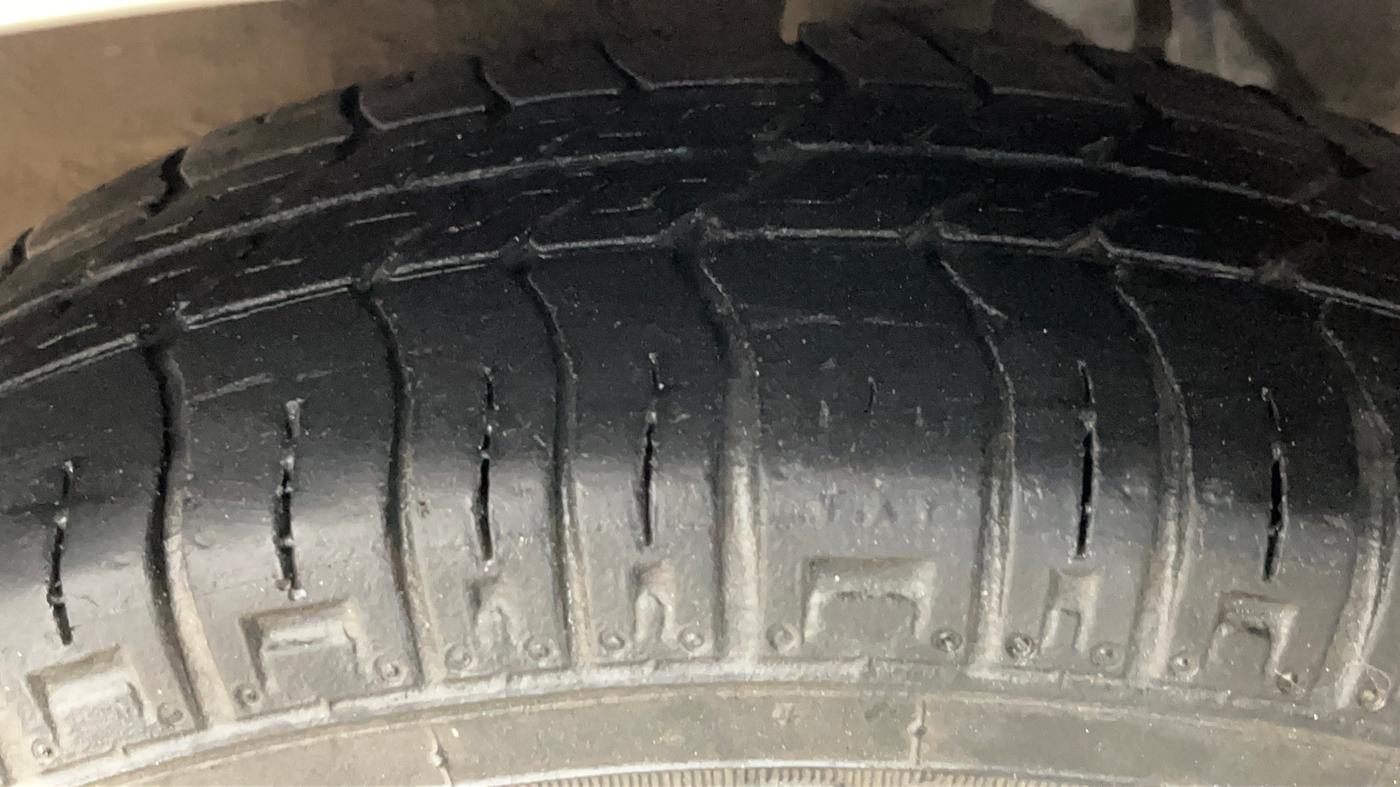 2018 Maruti Alto 800 LXI, Petrol, Manual, 24,953 km, Left Front Tyre Tread