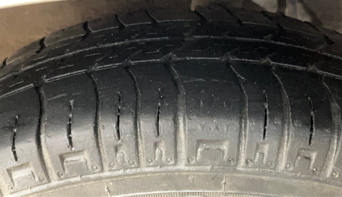 2018 Maruti Alto 800 LXI, Petrol, Manual, 24,927 km, Left Front Tyre Tread