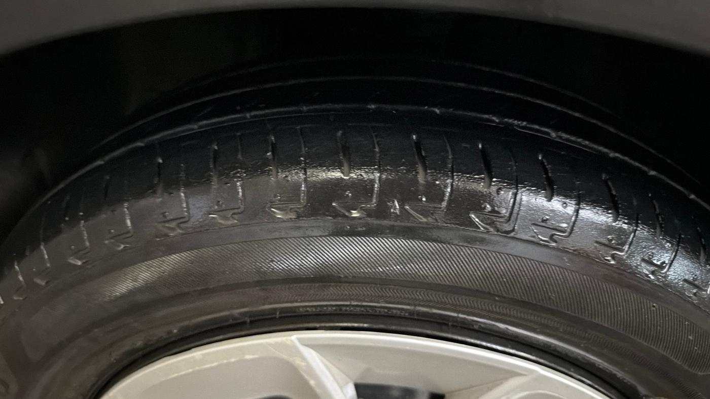 2022 Maruti IGNIS DELTA 1.2 AMT, Petrol, Automatic, 26,821 km, Left Front Tyre Tread