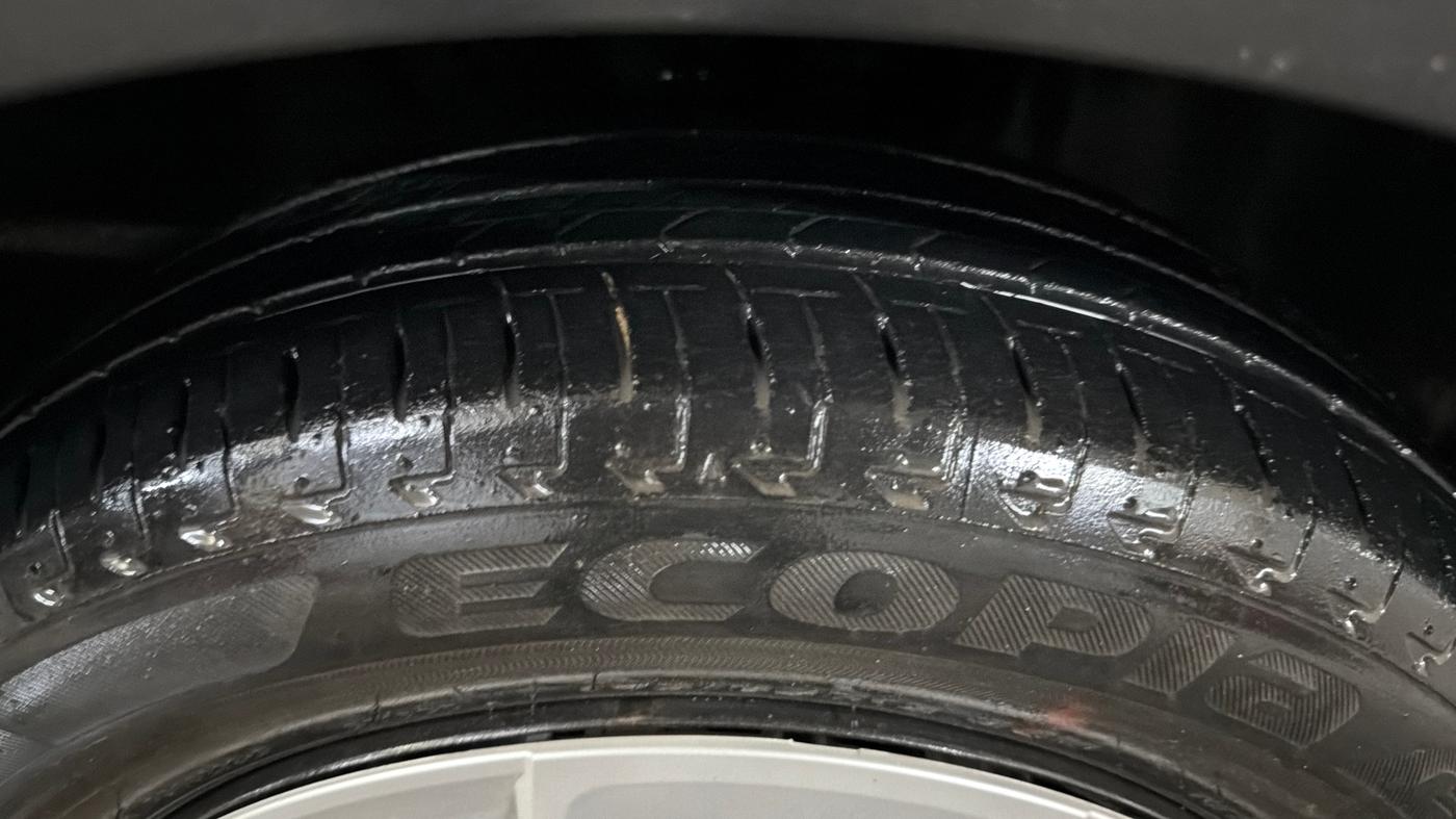 2022 Maruti IGNIS DELTA 1.2 AMT, Petrol, Automatic, 26,821 km, Right Front Tyre Tread