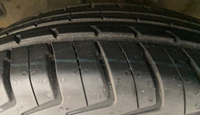 2012 Hyundai i10 SPORTZ 1.2, Petrol, Manual, 62,722 km, Left Front Tyre Tread