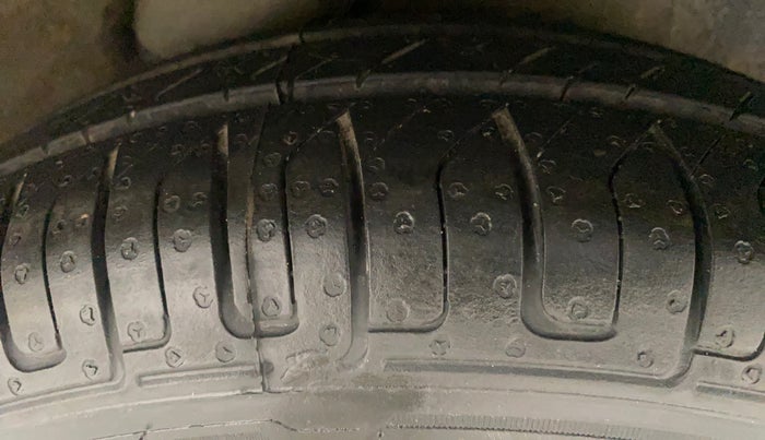 2012 Hyundai i10 SPORTZ 1.2, Petrol, Manual, 62,722 km, Left Rear Tyre Tread