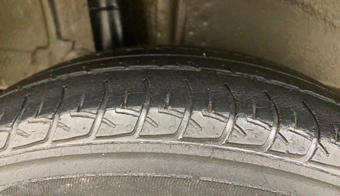 2021 Maruti New Wagon-R VXI (O) 1.0, Petrol, Manual, 40,746 km, Right Rear Tyre Tread