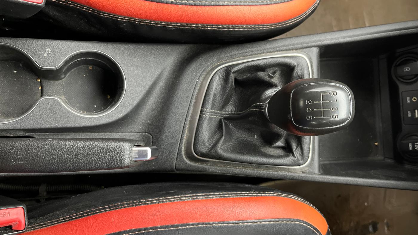 2019 Hyundai Verna 1.4 EX PETROL, Petrol, Manual, 89,110 km, Gear Lever