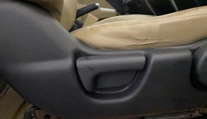 2016 Honda City 1.5L I-VTEC V MT, Petrol, Manual, 47,992 km, Driver Side Adjustment Panel