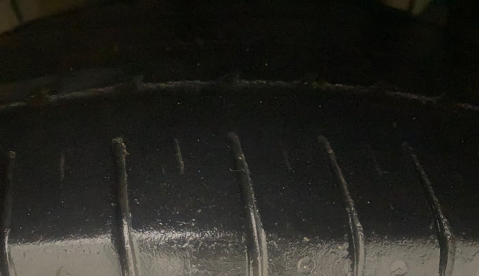 2017 Maruti S Cross ZETA 1.3, Diesel, Manual, 94,297 km, Left Front Tyre Tread