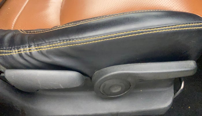 2017 Maruti S Cross ZETA 1.3, Diesel, Manual, 94,297 km, Driver Side Adjustment Panel