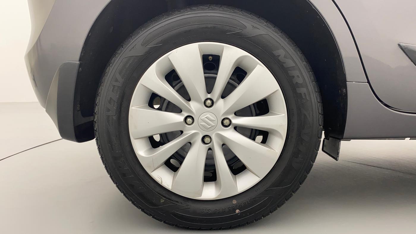 2016 Maruti Baleno DELTA 1.2 K12, Petrol, Manual, 24,084 km, Right Rear Wheel