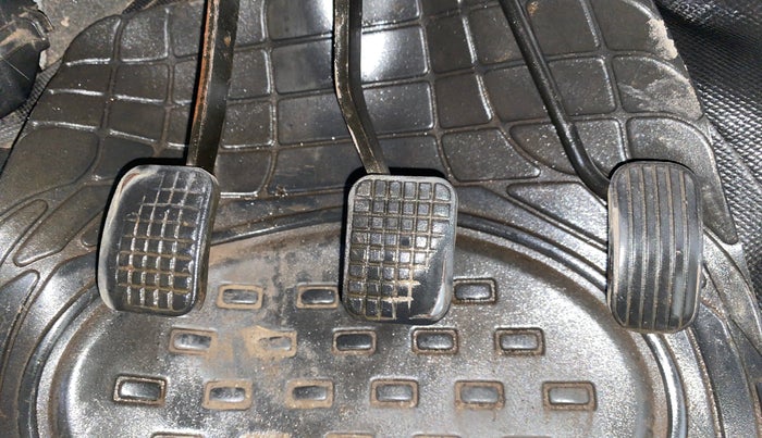 2016 Tata Tiago XZ PETROL, Petrol, Manual, 1,10,054 km, Pedals