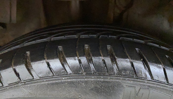 2016 Tata Tiago XZ PETROL, Petrol, Manual, 1,10,054 km, Right Rear Tyre Tread