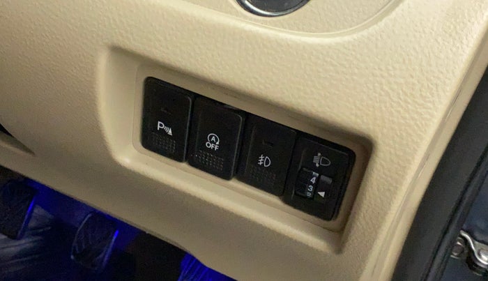 2017 Maruti Ertiga ZDI + SHVS, Diesel, Manual, 44,741 km, Dashboard - Headlight height adjustment not working