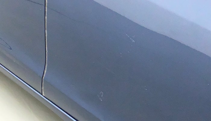 2017 Maruti Ertiga ZDI + SHVS, Diesel, Manual, 44,741 km, Driver-side door - Minor scratches