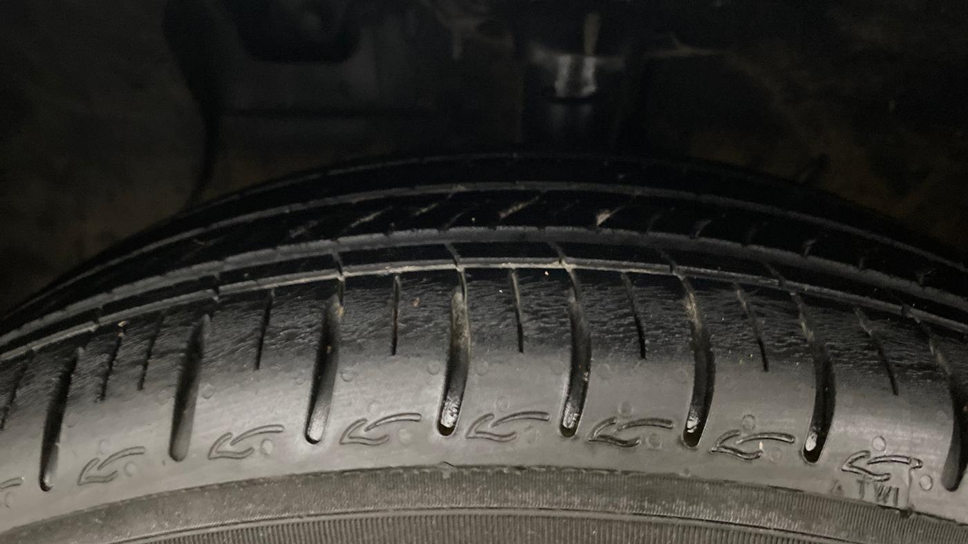 2022 Hyundai AURA SX 1.2 CNG, CNG, Manual, 9,680 km, Left Front Tyre Tread
