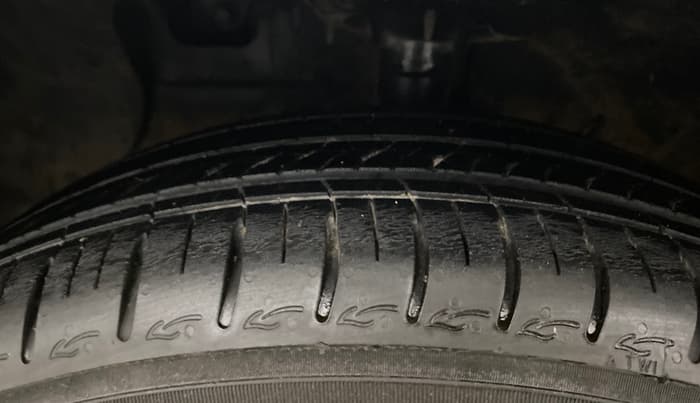 2022 Hyundai AURA SX 1.2 CNG, CNG, Manual, 9,680 km, Left Front Tyre Tread