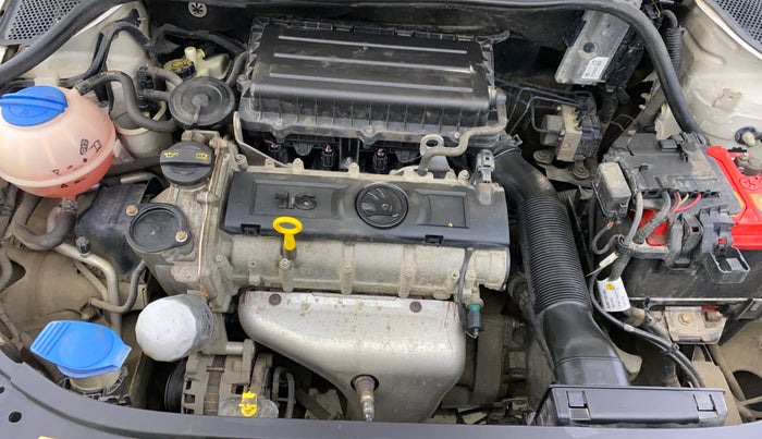 2014 Skoda Rapid AMBITION 1.6 MPI MT, Petrol, Manual, 39,036 km, Engine View