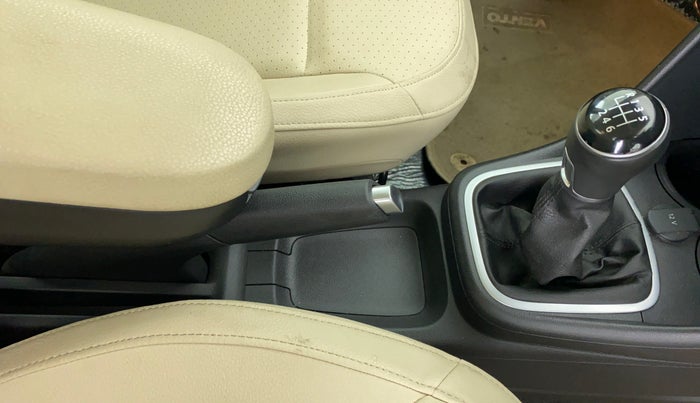 2020 Volkswagen Vento HIGHLINE PLUS 1.0 TSI MT, Petrol, Manual, 6,323 km, Gear Lever