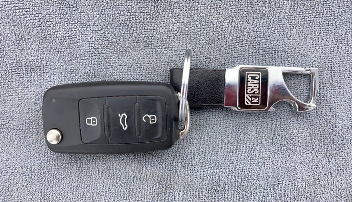 2020 Volkswagen Vento HIGHLINE PLUS 1.0 TSI MT, Petrol, Manual, 6,323 km, Key Close Up