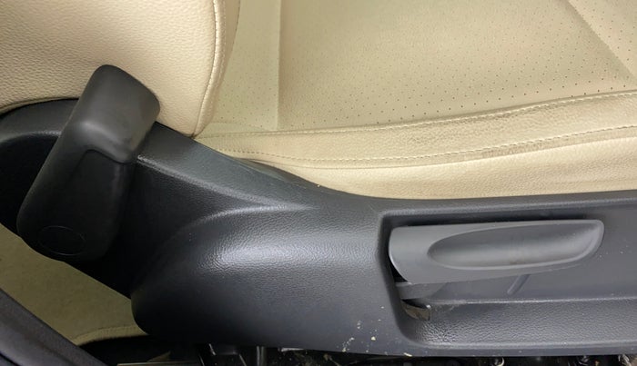 2020 Volkswagen Vento HIGHLINE PLUS 1.0 TSI MT, Petrol, Manual, 6,323 km, Driver Side Adjustment Panel