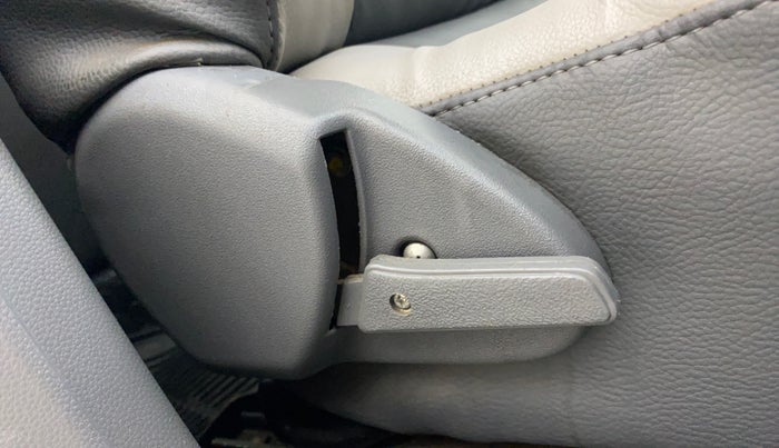 2013 Maruti Alto 800 LXI, Petrol, Manual, 58,315 km, Driver Side Adjustment Panel