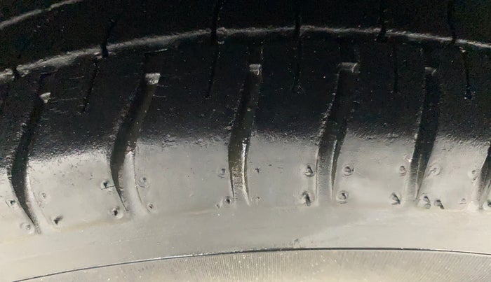 2013 Maruti Alto 800 LXI, Petrol, Manual, 58,315 km, Left Front Tyre Tread