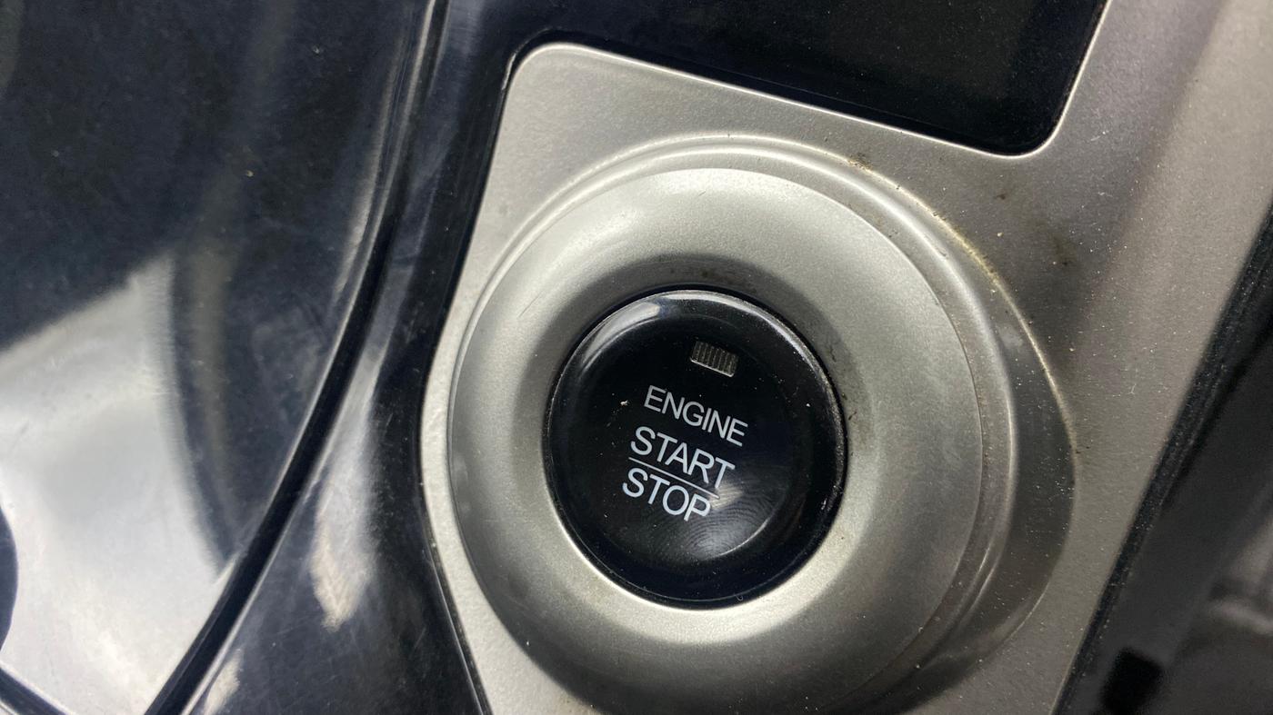 2018 Mahindra XUV500 W7, Diesel, Manual, 1,11,404 km, Keyless Start/ Stop Button