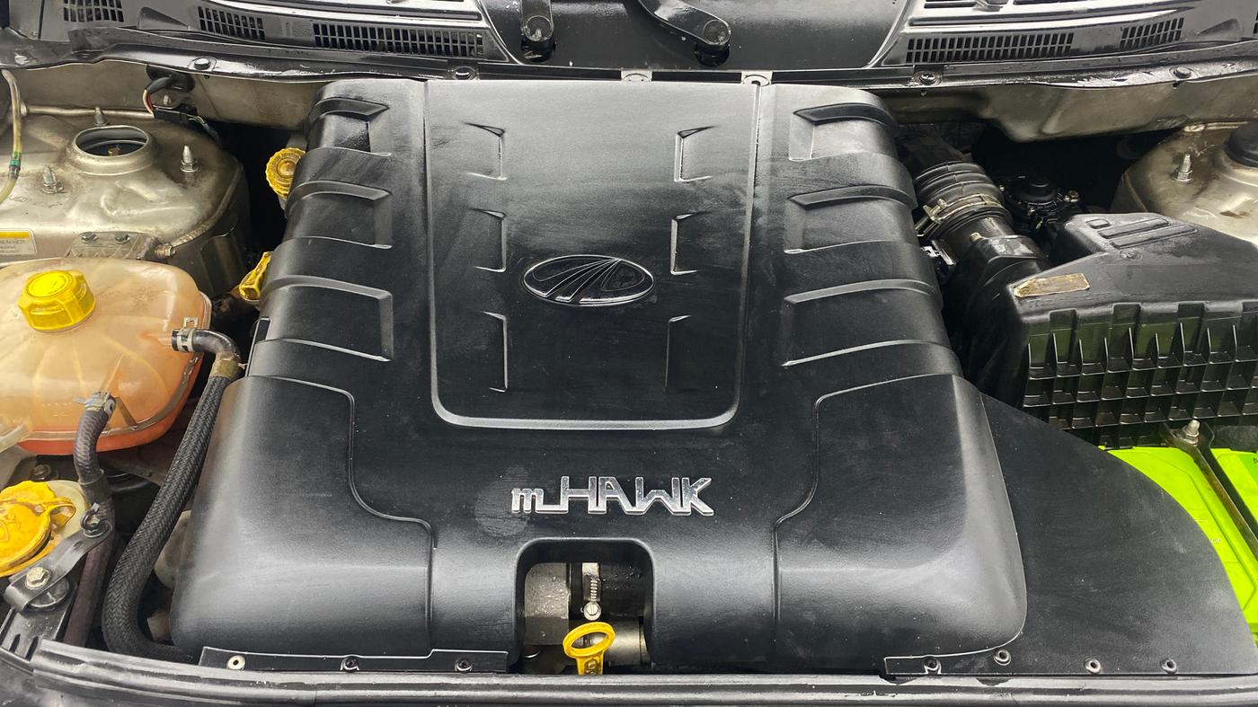 2018 Mahindra XUV500 W7, Diesel, Manual, 1,11,404 km, Engine View
