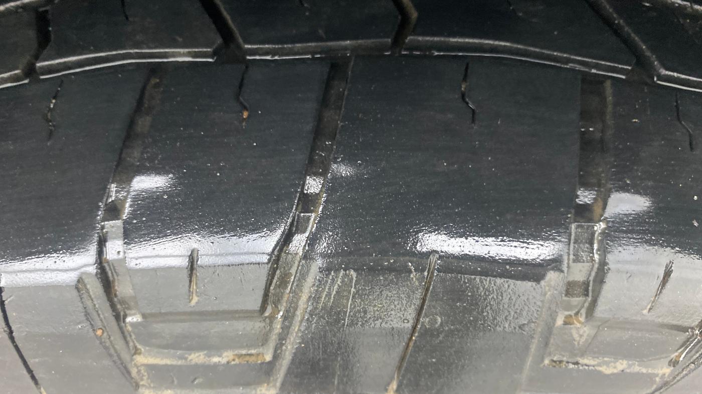 2018 Mahindra XUV500 W7, Diesel, Manual, 1,11,404 km, Left Rear Tyre Tread