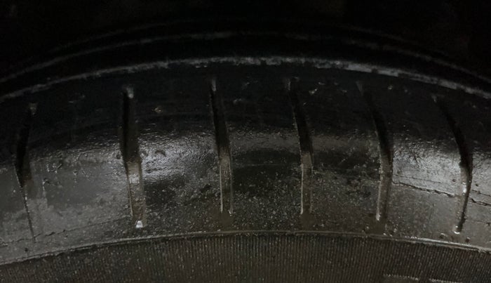 2015 Honda Amaze 1.2L I-VTEC S, Petrol, Manual, 48,965 km, Right Front Tyre Tread