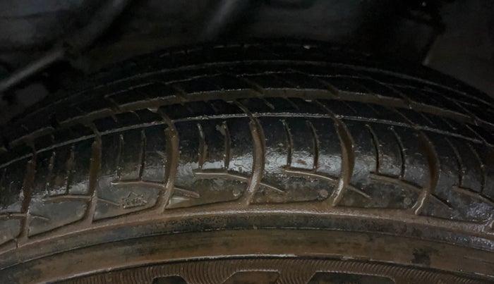 2015 Honda Amaze 1.2L I-VTEC S, Petrol, Manual, 48,965 km, Left Rear Tyre Tread