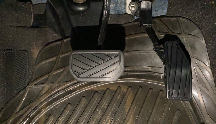 2022 Maruti Swift ZXI AMT, Petrol, Automatic, 53,739 km, Pedals