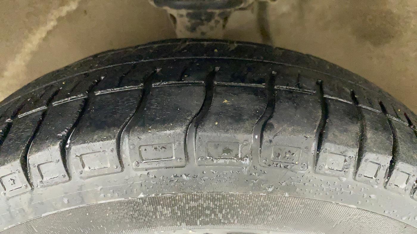 2019 Maruti Alto 800 LXI, CNG, Manual, 64,746 km, Left Front Tyre Tread