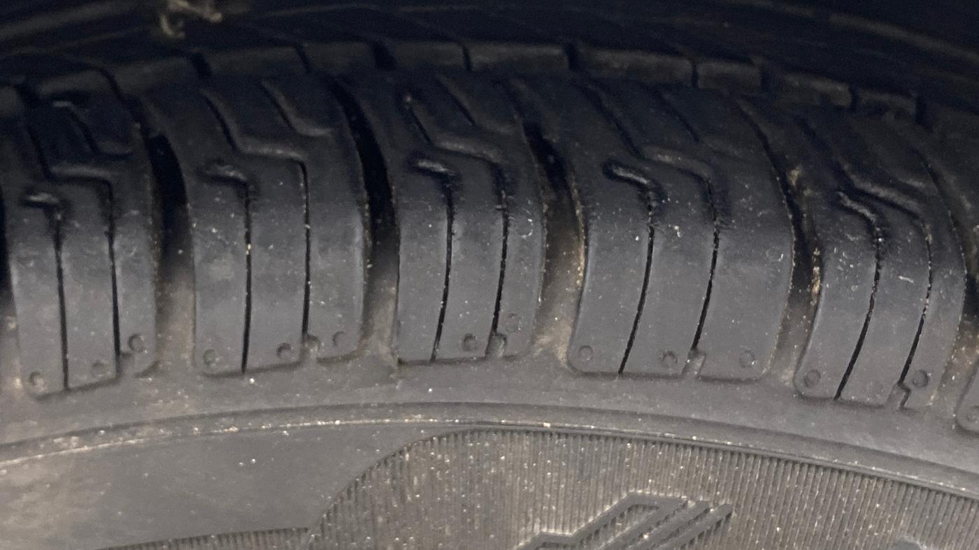 2016 Maruti Celerio ZXI AMT, Petrol, Automatic, 35,307 km, Right Front Tyre Tread