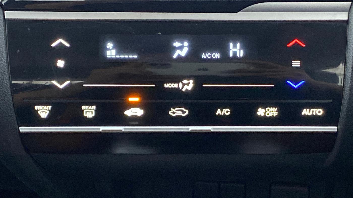 2018 Honda WR-V 1.2 i-VTEC VX MT, Petrol, Manual, 90,213 km, Automatic Climate Control