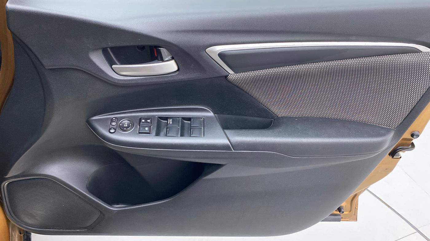 2018 Honda WR-V 1.2 i-VTEC VX MT, Petrol, Manual, 90,213 km, Driver Side Door Panels Control
