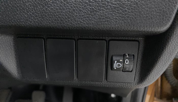 2018 Honda WR-V 1.2 i-VTEC VX MT, Petrol, Manual, 90,213 km, Dashboard - Headlight height adjustment not working