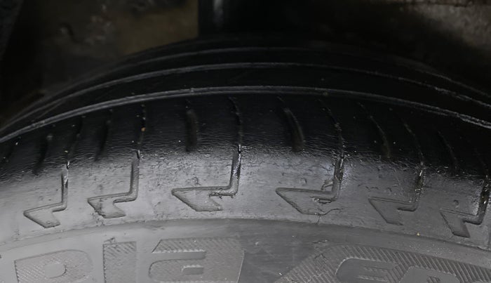 2018 Honda WR-V 1.2 i-VTEC VX MT, Petrol, Manual, 90,213 km, Right Rear Tyre Tread
