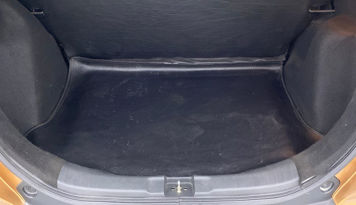 2018 Honda WR-V 1.2 i-VTEC VX MT, Petrol, Manual, 90,213 km, Boot Inside