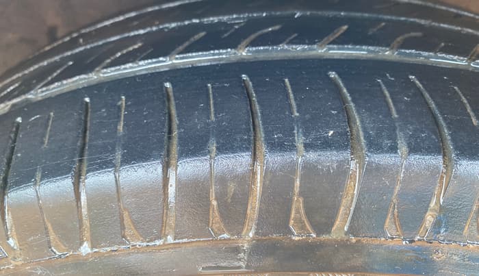 2013 Hyundai i20 ASTA 1.2, Petrol, Manual, 1,02,376 km, Right Front Tyre Tread