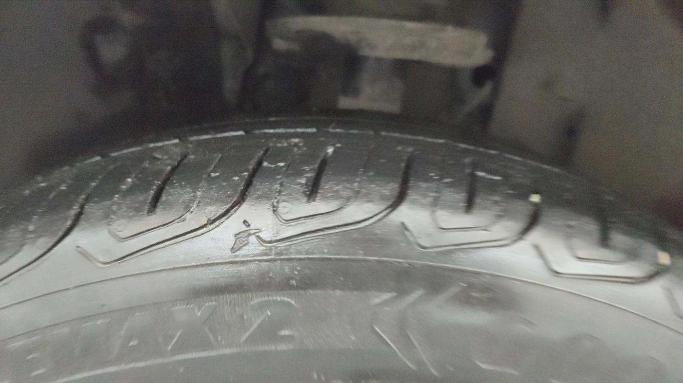 2022 Tata ALTROZ XTA, Petrol, Automatic, 36,238 km, Left Front Tyre Tread