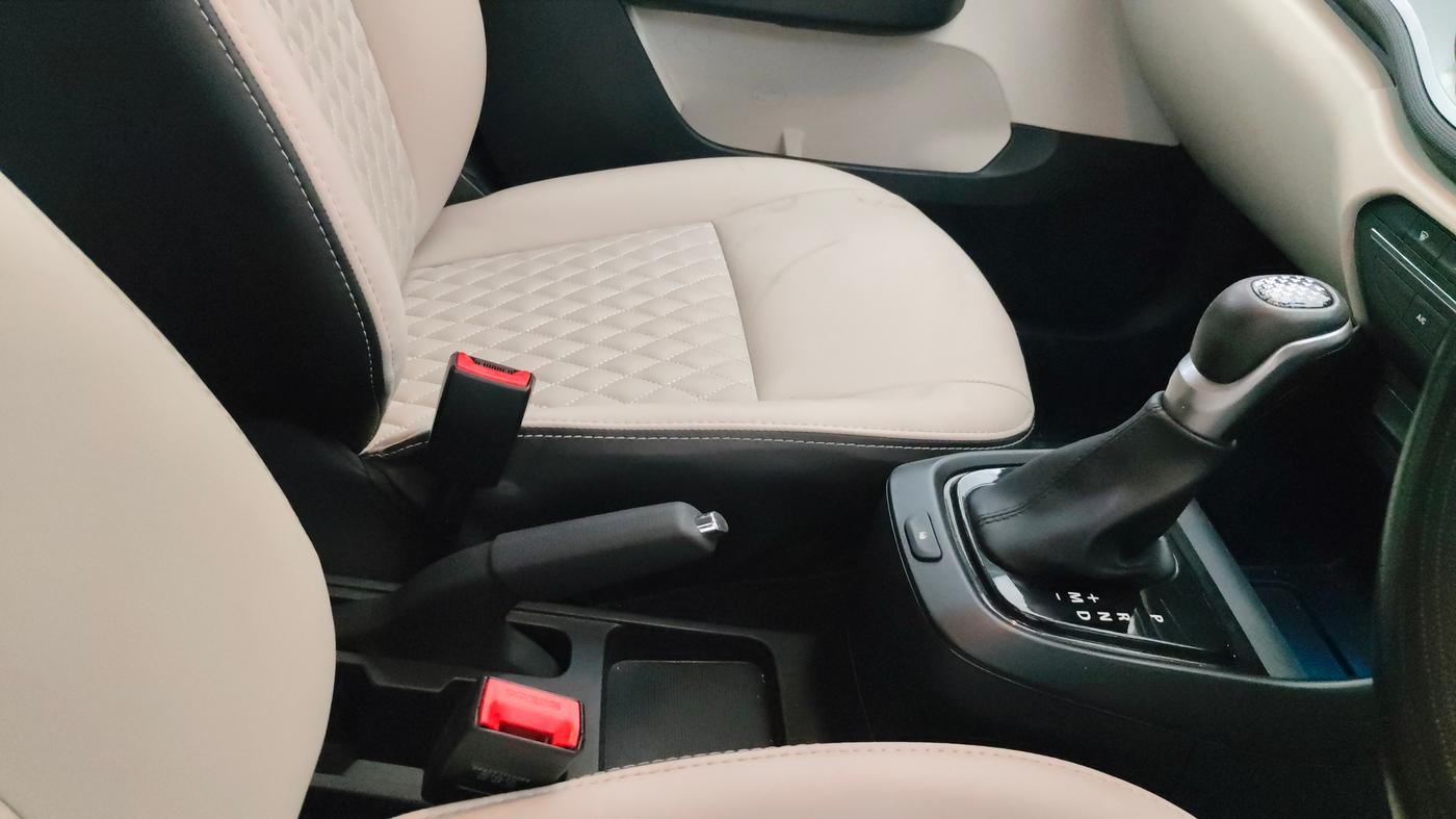 2022 Tata ALTROZ XTA, Petrol, Automatic, 36,238 km, Gear Lever