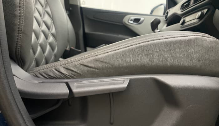 2020 Hyundai GRAND I10 NIOS SPORTZ 1.2 KAPPA VTVT, Petrol, Manual, 51,189 km, Driver Side Adjustment Panel