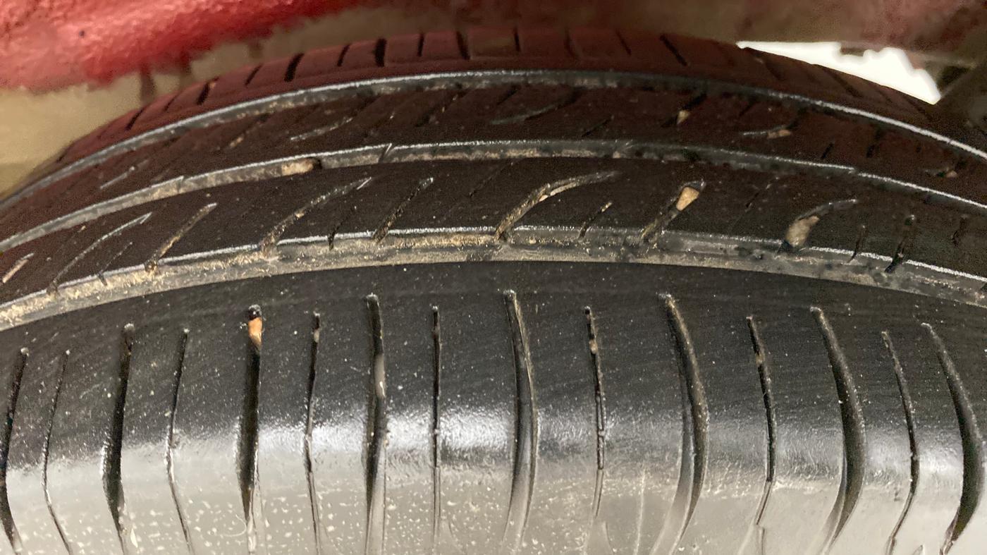 2014 Maruti Wagon R 1.0 VXI, Petrol, Manual, 43,070 km, Left Rear Tyre Tread