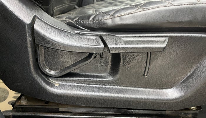 2023 KIA CARENS PRESTIGE PLUS 1.5 PETROL IMT 7 STR, Petrol, Manual, 48,381 km, Driver Side Adjustment Panel